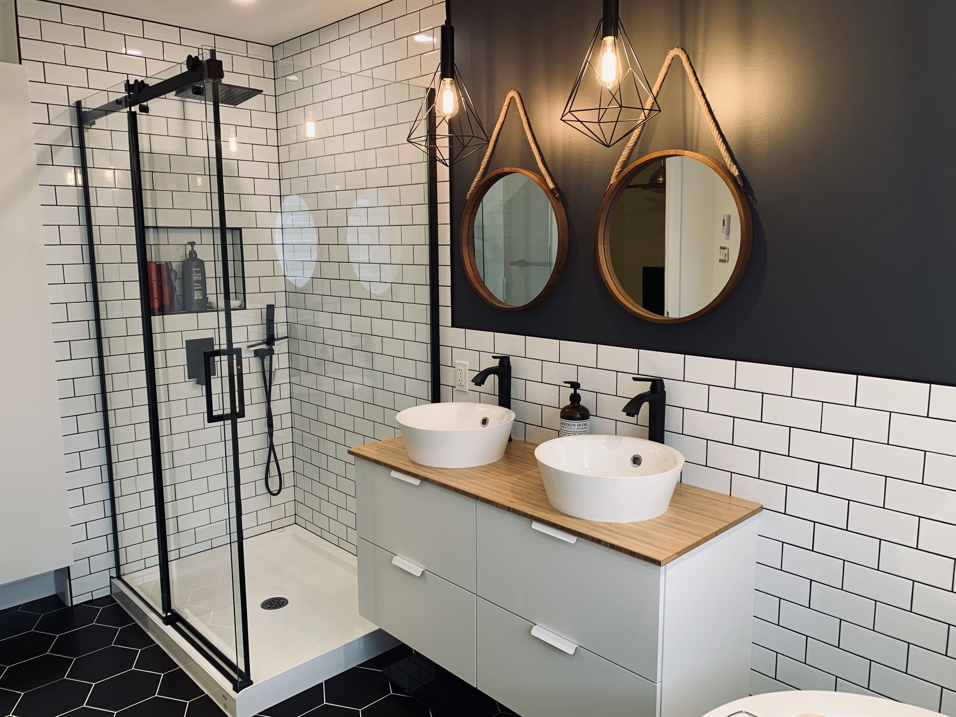 Rénovation de cuisine moderne avec finitions haut de gamme